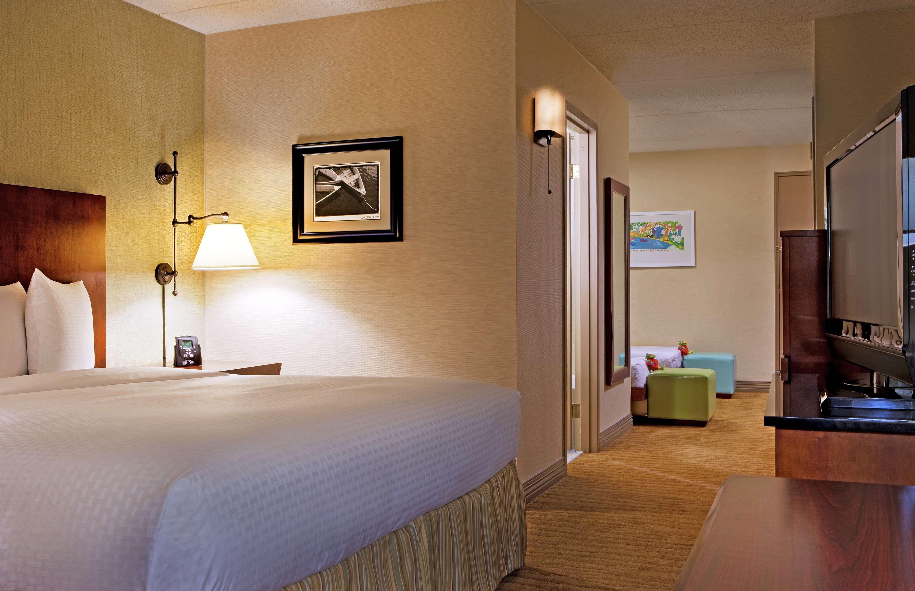 Doubletree Boston North Shore דנברס מראה חיצוני תמונה