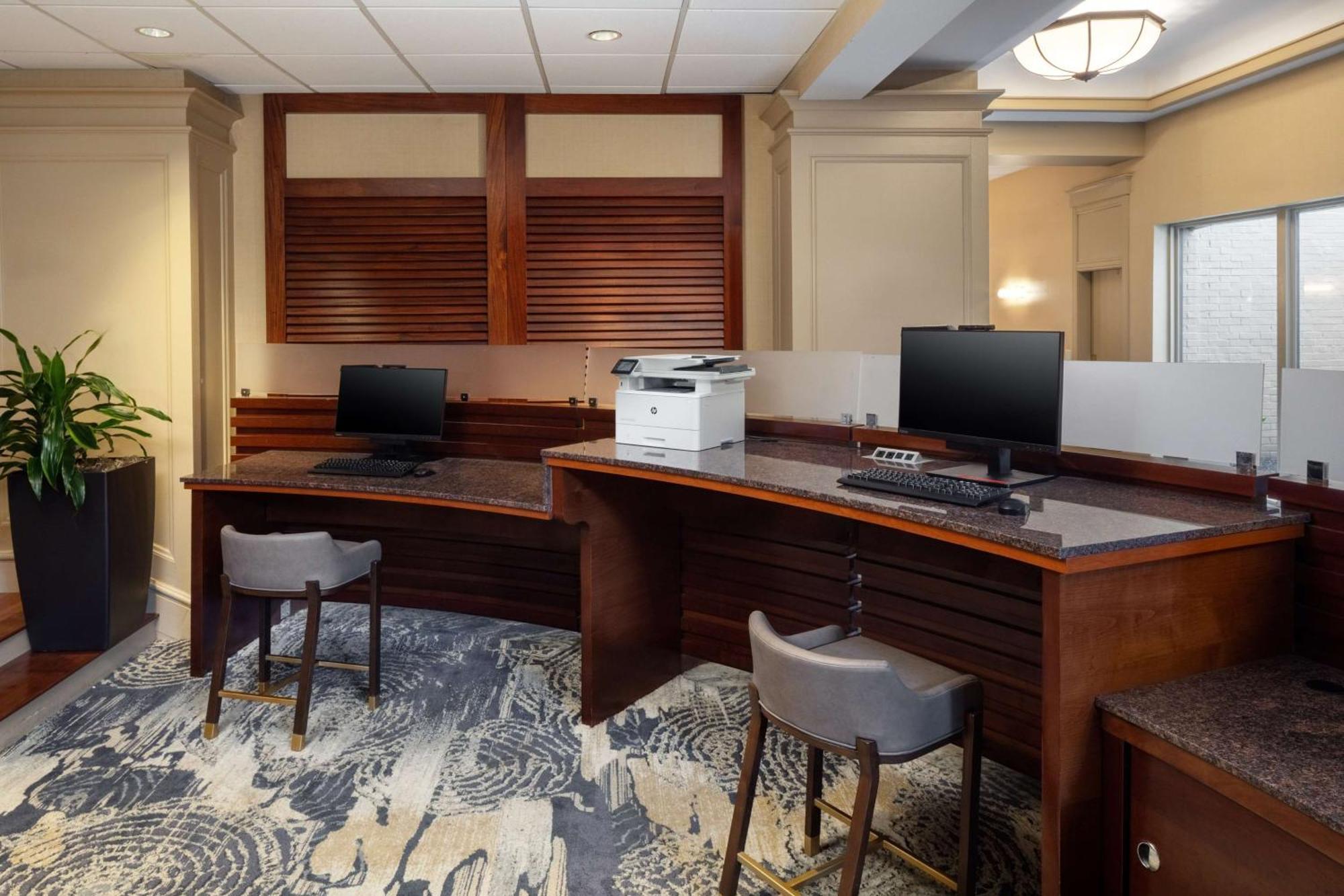 Doubletree Boston North Shore דנברס מראה חיצוני תמונה