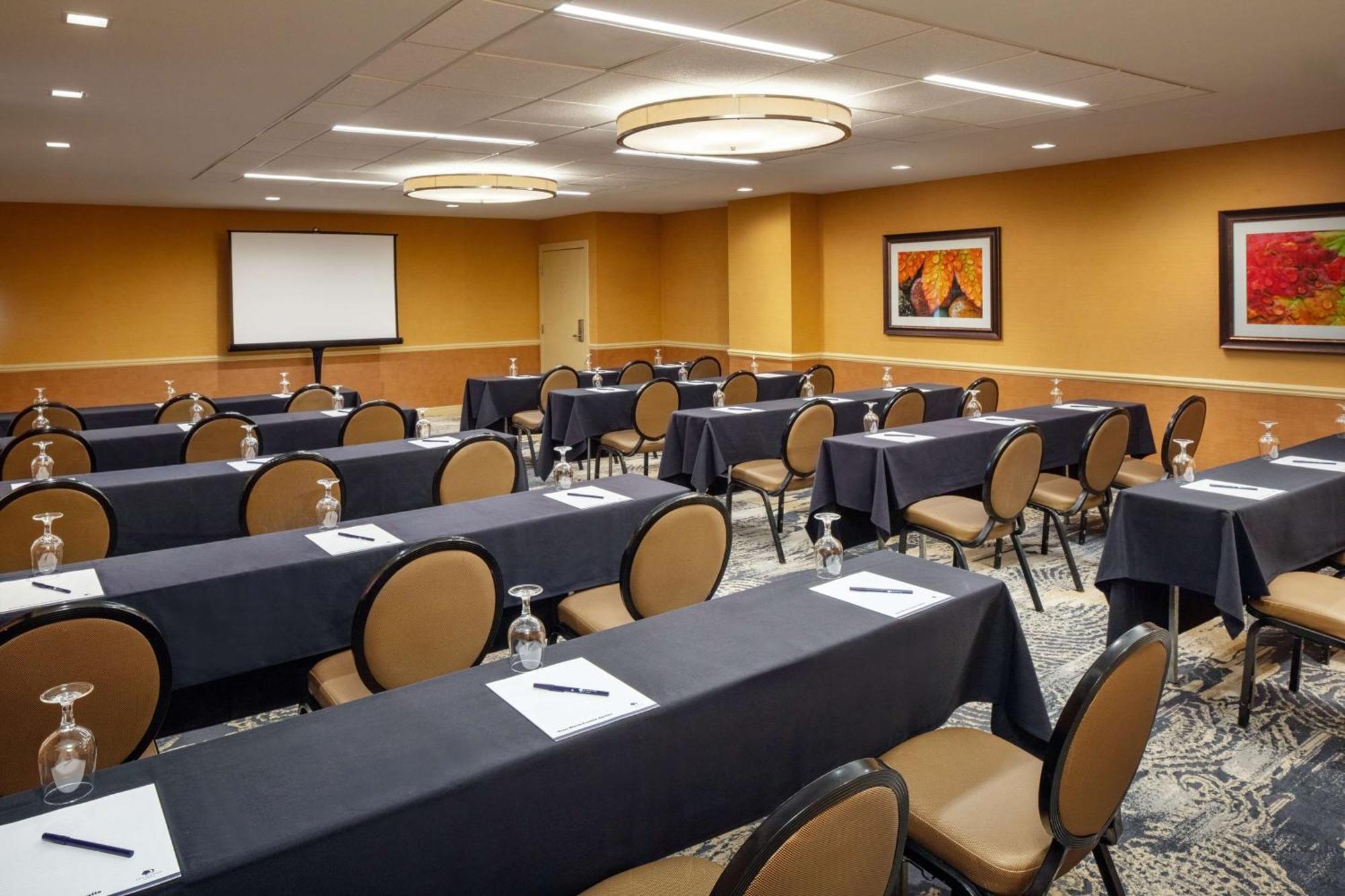 Doubletree Boston North Shore דנברס מראה חיצוני תמונה