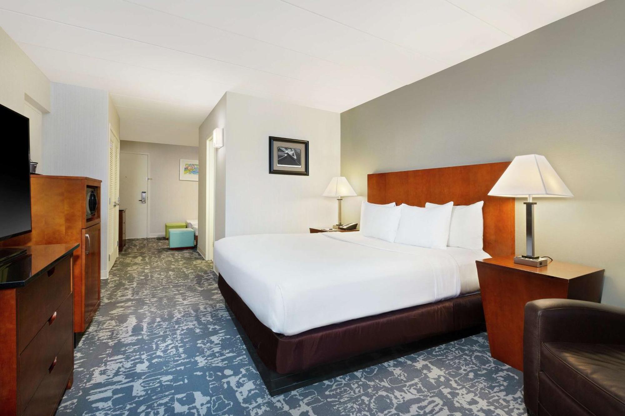 Doubletree Boston North Shore דנברס מראה חיצוני תמונה